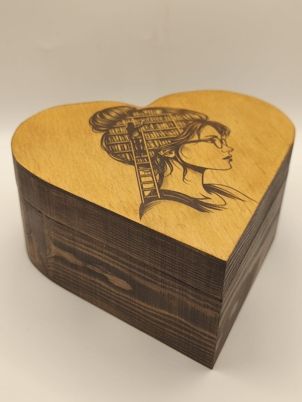 Boîte coeur en bois