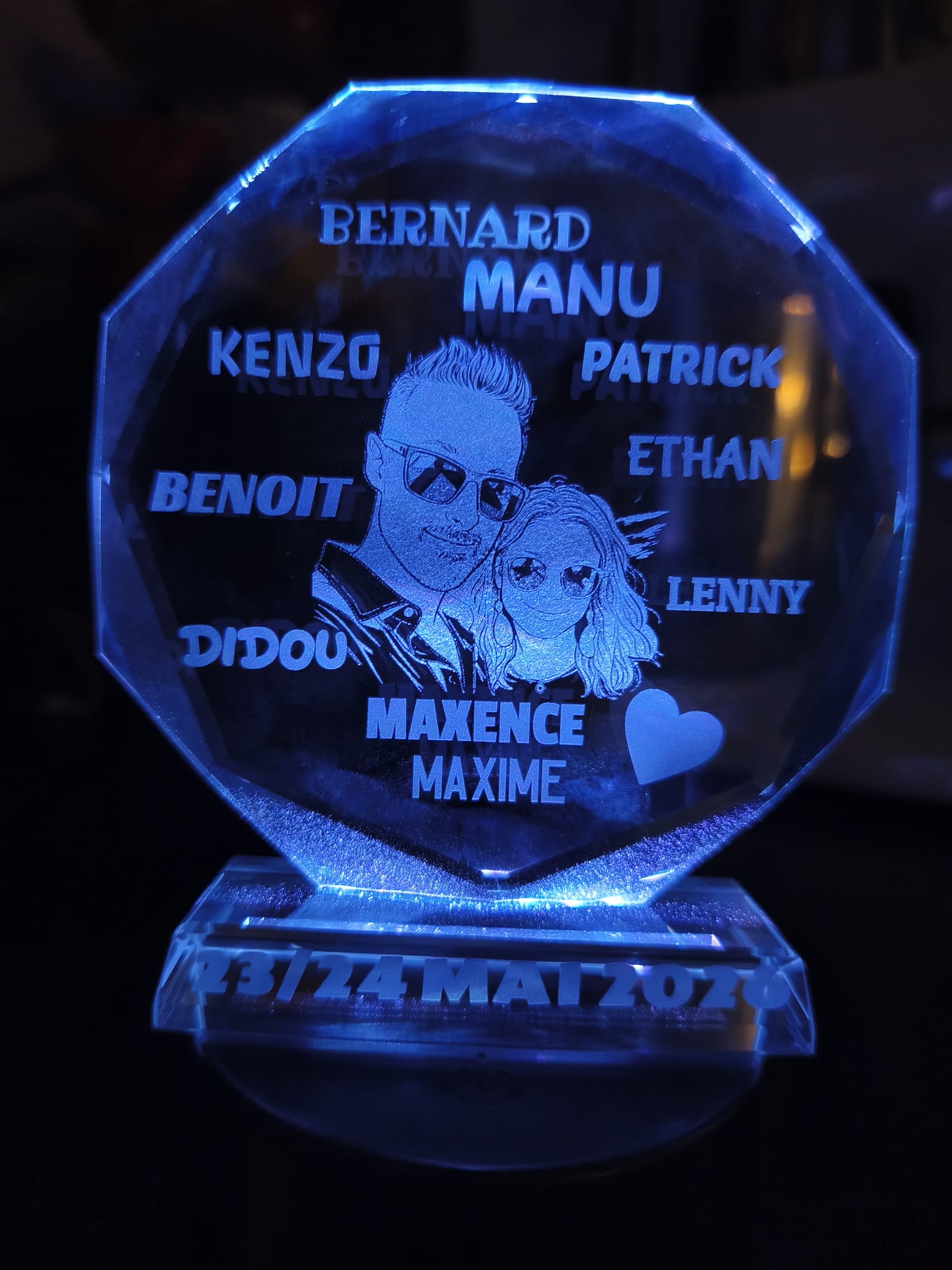trophée en verre personnalisé